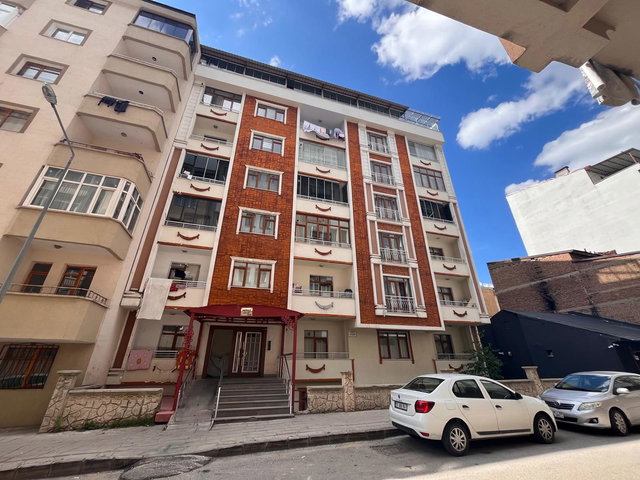 REMAX İLKE'DEN TERMİNAL CADDESİ'NDE 3+1 SATILIK DAİRE