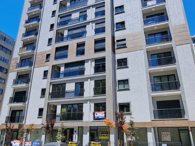 GÖZTEPE'NIN KALBINDE MÜKEMMEL ARA KAT DUBLEKS DAIRE