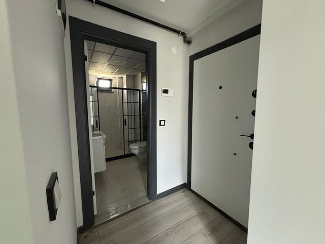 REMAX RAHŞAN ÇAM'DAN TRAMVAYA DURAĞINA YAKIN GENİŞ 2+1 DAİRE