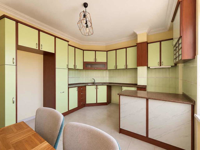 MEYDANKAVAĞINDA EBEVEYN BANYOLU ARA KAT 3+1 SATILIK DAİRE
