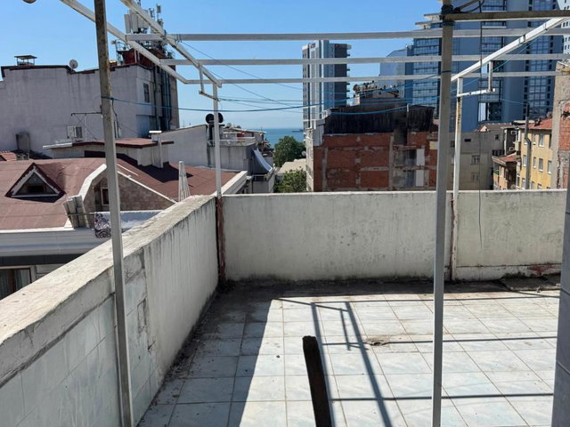 ZEYTINBURNU NURI PAŞA'DA KISMİ DENIZ MANZARALI SATILIK DAIRE