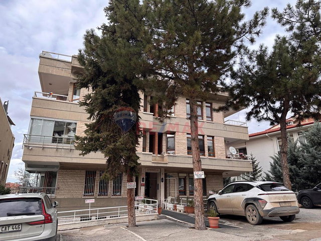 ANKARA ÇANKAYA HEREKE SOKAK'TA BAHÇE KATI KİRALIK DAİRE