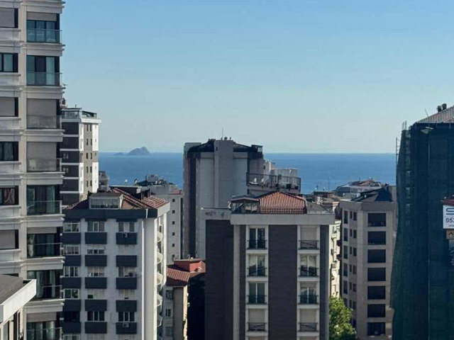 BAĞDAT CADDESİ'NE YÜRÜME MESAFESİNDE DENİZ MANZARALI VE BALKONLU 3+1