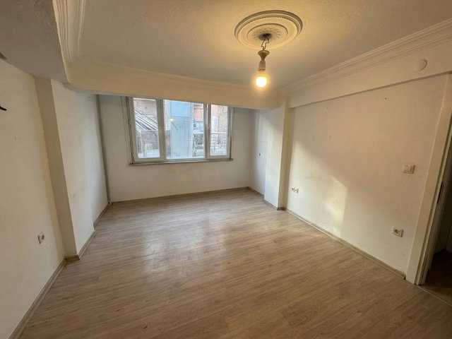 ESENLER FATİH MAHALLESİ’NDE BAHÇE KULLANIMLI 1+1 SATILIK DAİRE