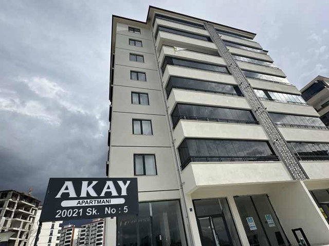 REMAX/DOĞU ÇAYDAÇIRA SAHABE CAMİ YANI ARAKAT 155M2 SATILIK DAİRE