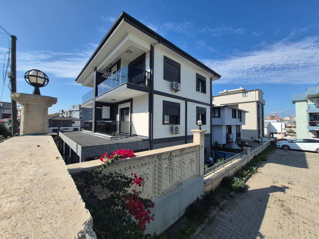 REMAX YELKEN'DEN CAMİKEBİR'DE SATILIK 4+1 VİLLA