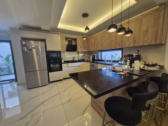 REMAX YELKEN'DEN CAMİKEBİR'DE SATILIK 4+1 VİLLA