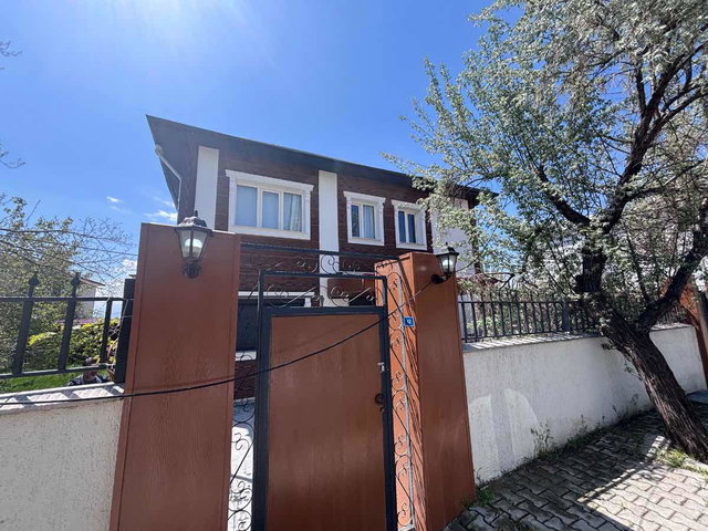 REMAX DEM'DEN BARBAROS MAHALLESİNDE KOMPLE SATILIK 3+1 BİNA