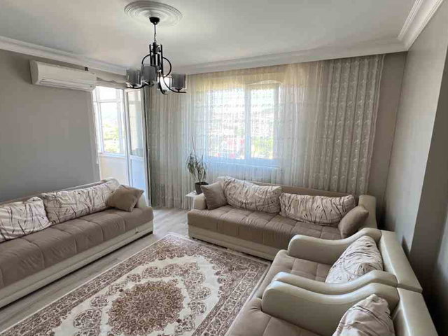 ÇEKMEKÖY ARMONİ SİTESİ'NDE GENİŞ VE FERAH 4+1 FIRSAT DAİRE
