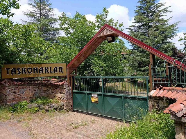 KARTEPE MAŞUKIYE TAŞ KONAKLAR SITESINDE SATILIK MÜSTAKIL VILLA | 4+1 BAHÇELI DOĞA İÇERISINDE YAŞAM