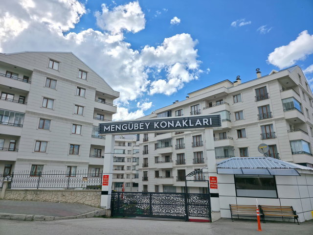 REMAX İLKE'DEN MENGÜBEY KONAKLARI'NDA 4+1 SATILIK DAİRE