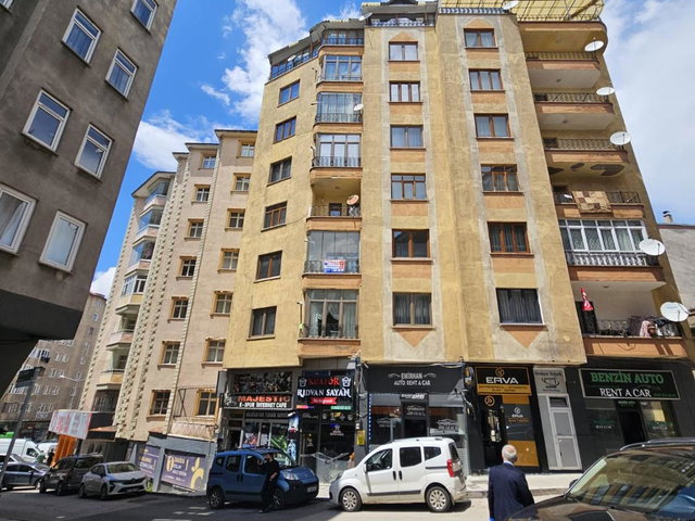 REMAX İLKE'DEN ÇAYKARA CADDESİ'NDE 3+1 SATILIK DAİRE