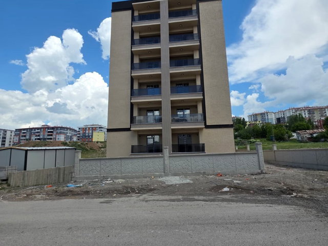 REMAX İLKE'DEN HILALKENT'TE 1+1 SATILIK DAIRE
