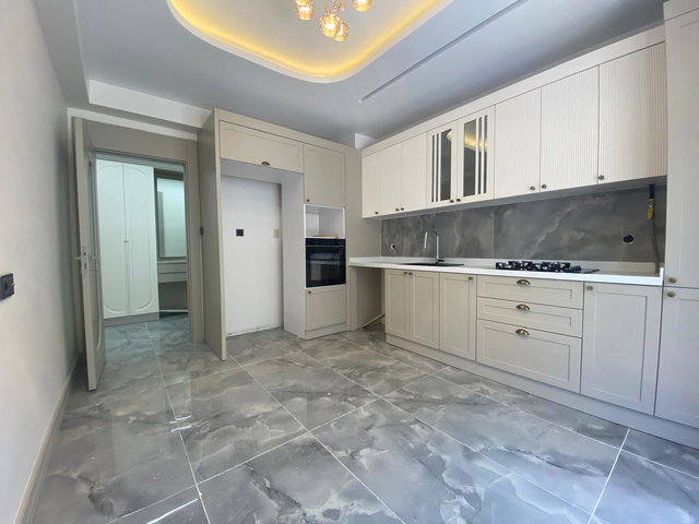 REMAX İLKE'DEN KOMBİNA'DA 2+1 SATILIK LÜKS DAİRE