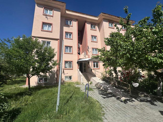 REMAX DEM'DEN MENGÜCELİ TOKİDE SATILIK BORÇSUZ 2+1 DAİRE
