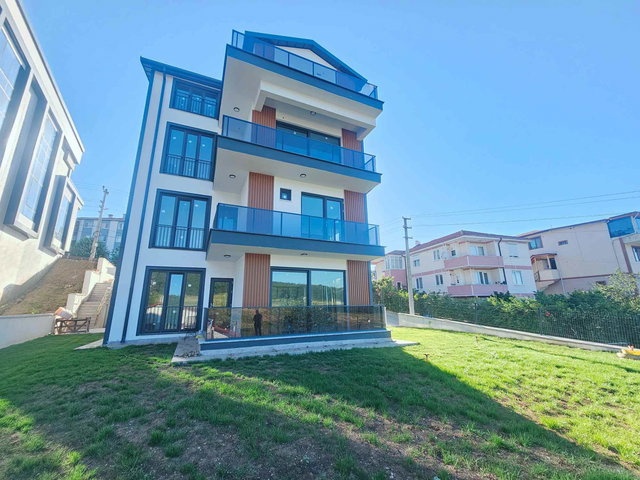REMAX MYRADAN DAMLARDA GENİŞ SIFIR LÜX 4+1 KİRALIK DAİRE