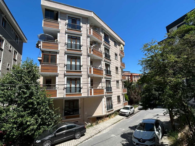 ÇEKMEKÖY CUMHURIYET MAHALLESI SATILIK 2+1 DAIRE