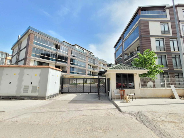 REMAX MYRADAN MAMİKLİFE SİTESİNDE KİRALIK 1+1 ARAKAT