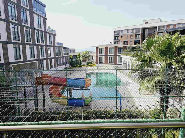 REMAX MYRADAN MAMİKLİFE SİTESİNDE KİRALIK 1+1 ARAKAT