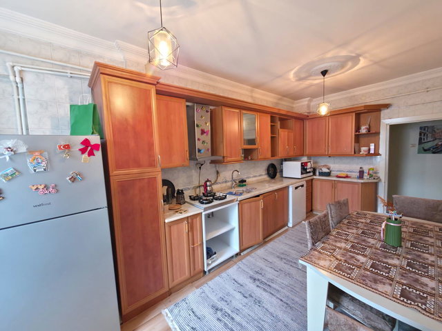 REMAX İLKE'DEN ŞEHİR MERKEZİ'NDE 3+1 SATILIK ARA KAT DAİRE