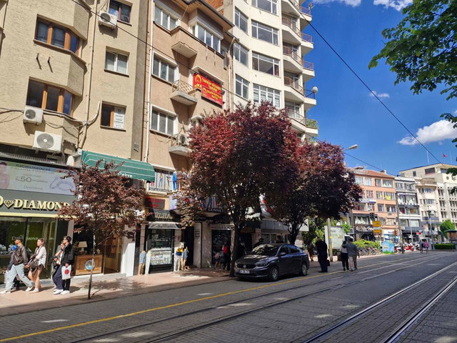RE/MAX MOD'DAN DOKTORLAR CADDESİNDE SATILIK 3+1 DAİRE
