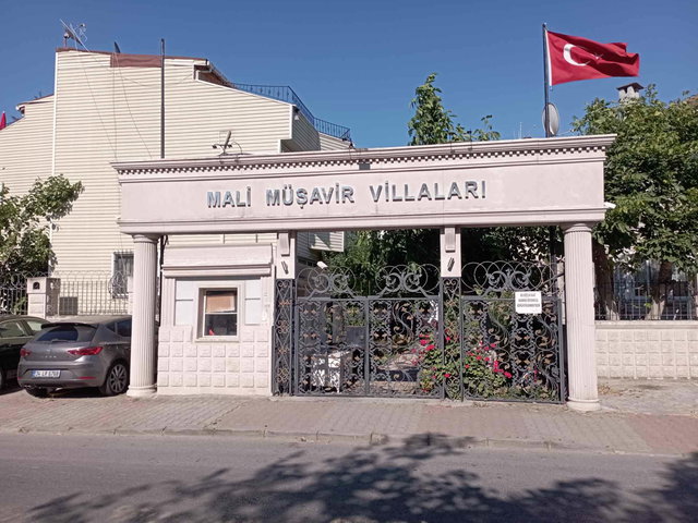 HALKALI'NIN MUHTEŞEM LOKASYONUNDA SATILIK 6+1 VİLLA FIRSATI!