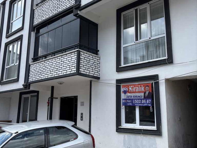 KARTEPE EMEKEVLER’DE 3 + 1 GİRİŞ KAT SATILIK DAİRE
