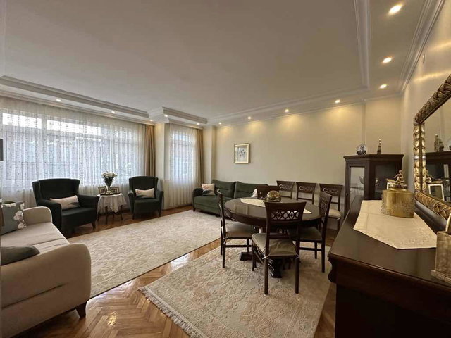 FINDIKZADE TRAMVAY DURAĞI YANI GENİŞ 3+1 LÜKS SATILIK DAİRE