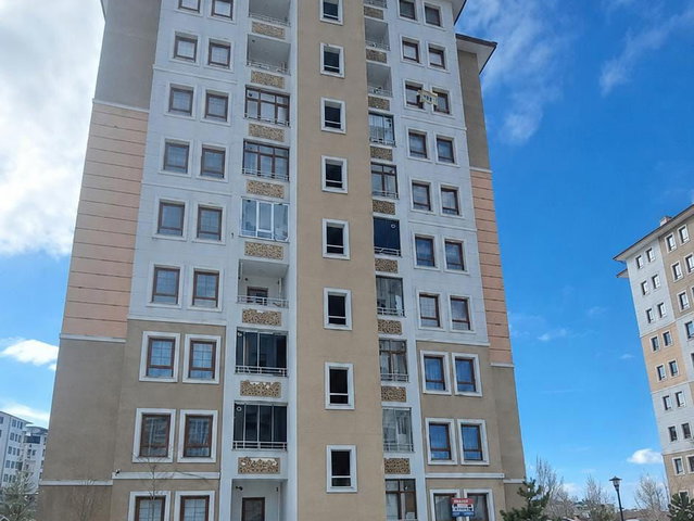 REMAX İLKE'DEN A. GAZİ TOKİLER'DE 2+1 KİRALIK DAİRE