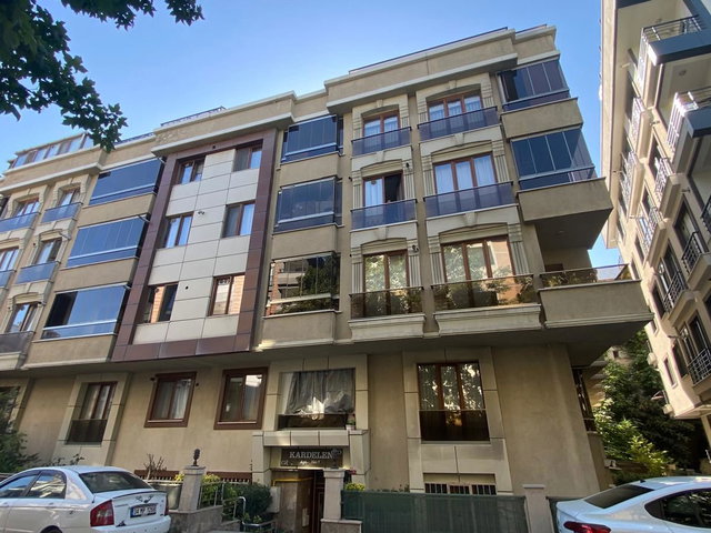 AVCILAR MERKEZ'DE 4+2  ÇIFT GIRIŞLI SATILIK DUBLEX DAIRE