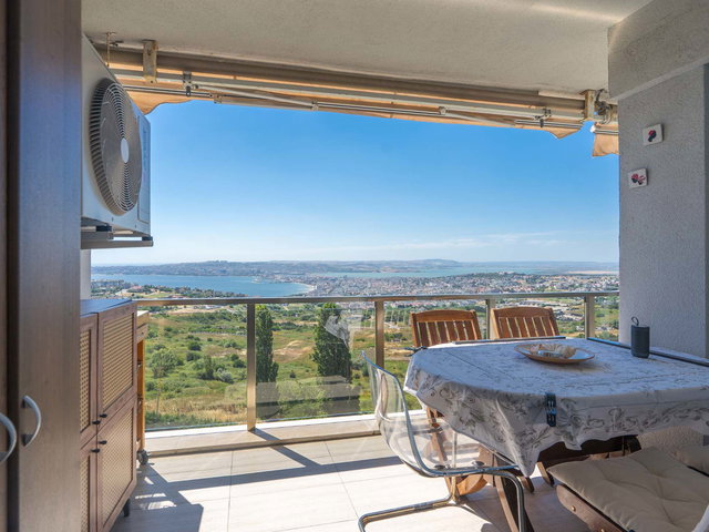 REMAX GELİŞİMDEN ALTO CASA'DA DENİZ VE GÖL MANZARALI DAİRE