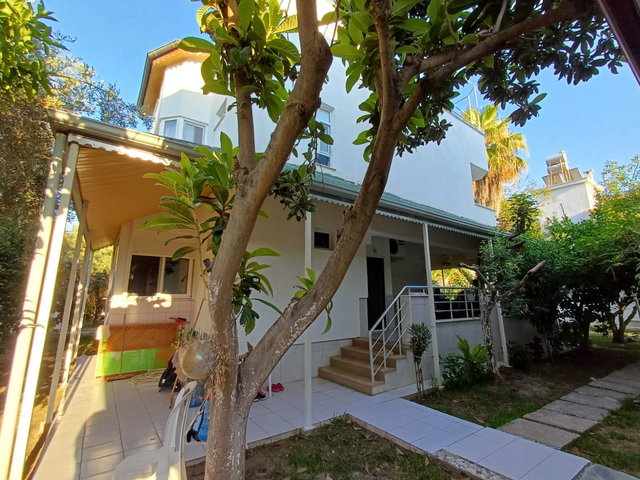 ANTALYA MANAVGAT KARACALAR SITE IÇI SATILIK 4+1 TRIBLEKS VILLA