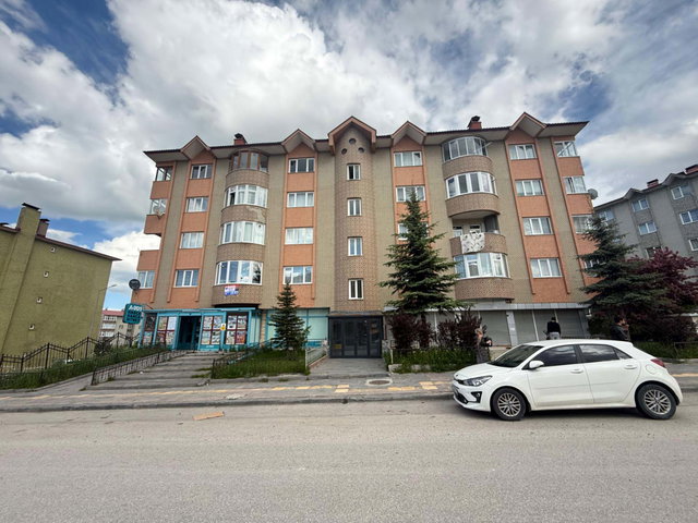 REMAX İLKE'DEN YILDIZKENT BULVAR'DA CADDE CEP. 3+1 SATILIK DAİRE