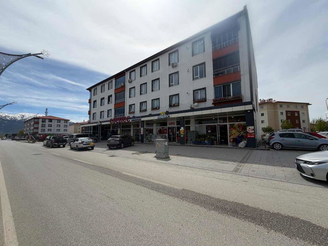 REMAX DEM'DEN 13 ŞUBAT CADDESİNDE 4+1 SATILIK DAİRE