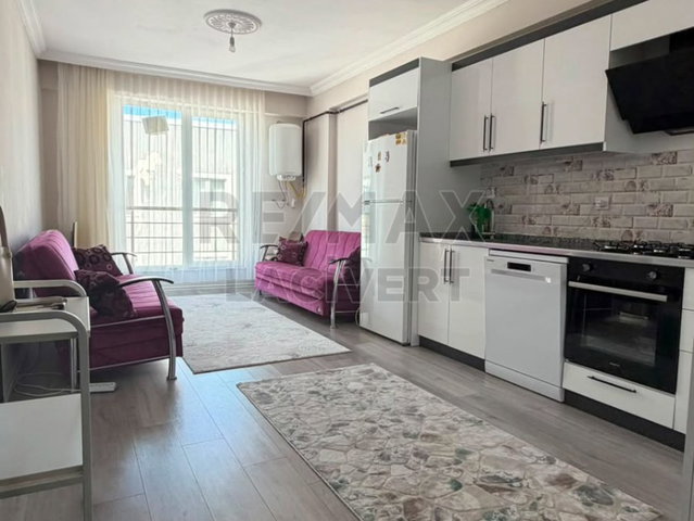 RE/MAX LACİVERT'TEN YILDIZKENT'TE 1+1 EŞYALI SATILIK DAİRE