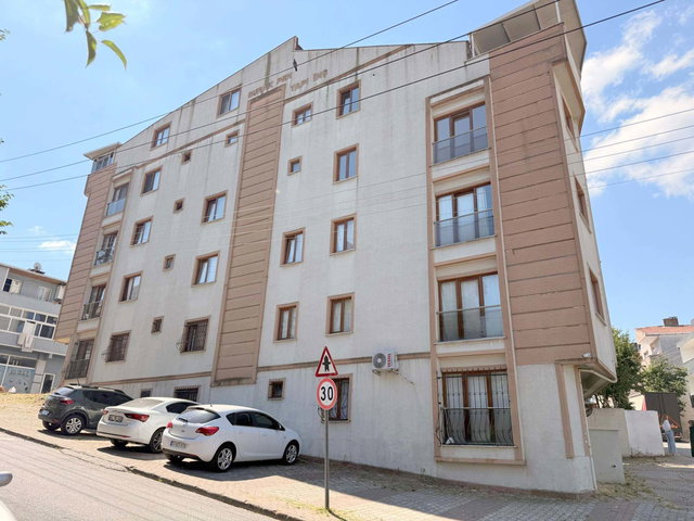 ÇAYIROVA YENİMAHALLE'DE KİRALIK 2+1 DAİRE