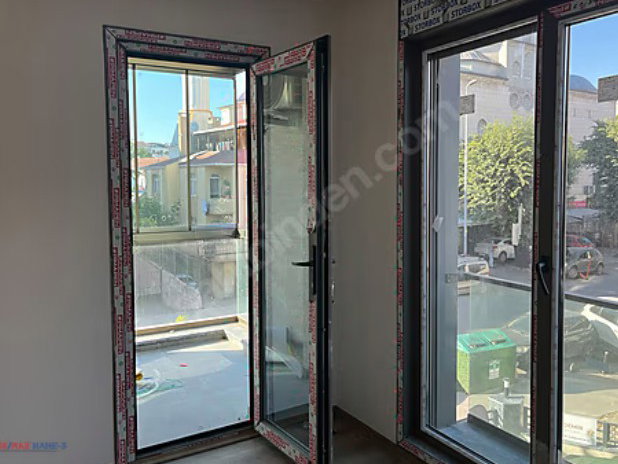 BAHÇELIEVLER MERKEZ'DE KULLANIŞLI 2+1 OTOPARKLI LÜKS DAIRE