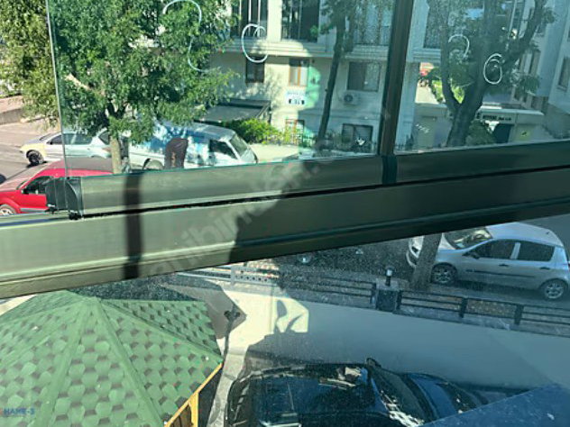 BAHÇELIEVLER MERKEZ'DE KULLANIŞLI 2+1 OTOPARKLI LÜKS DAIRE