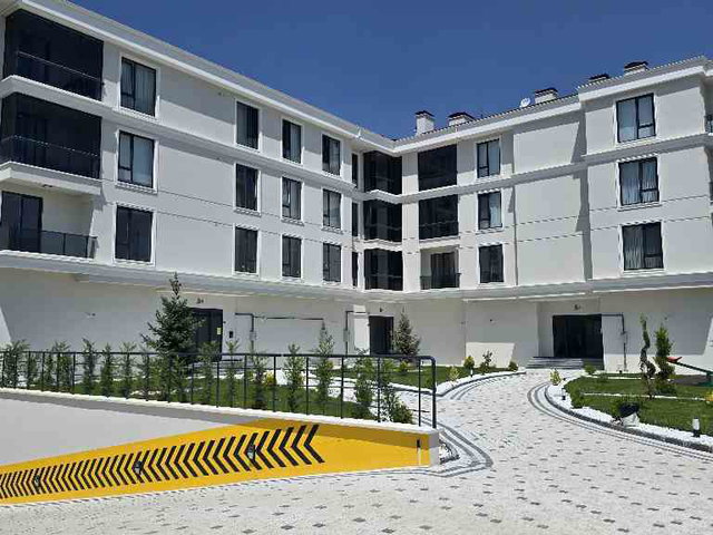 AFYONKARAHİSAR SELÇUKLU MAHALLESİNDE SITE İÇİNDE SATILIK 3+1 DAİRE