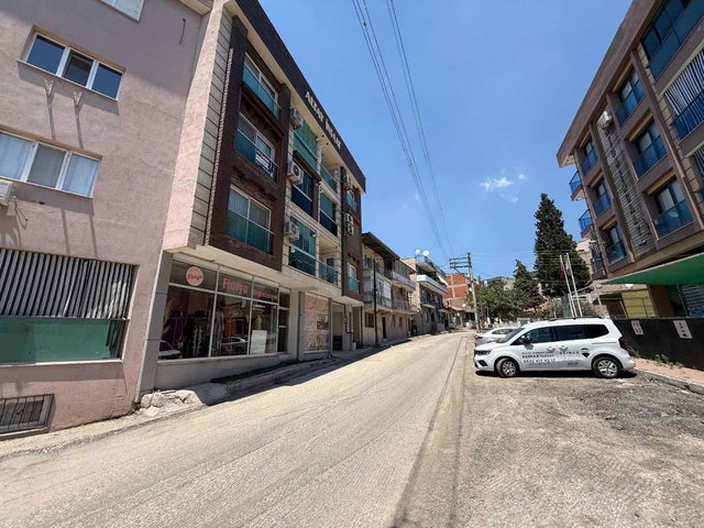 BAYRAKLI REFİK ŞEVKET İNCE MAHALLESİ’NDE ŞEHİR HASTANESİNE YAKIN MASRAFSIZ 2+1 FIRSAT DAİRE!