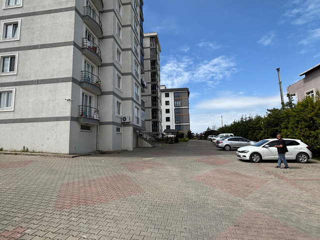 REMAX TOPRAK'TAN SILIVRI YENI MAHALLE'DE SATILIK 3+1 DAIRE