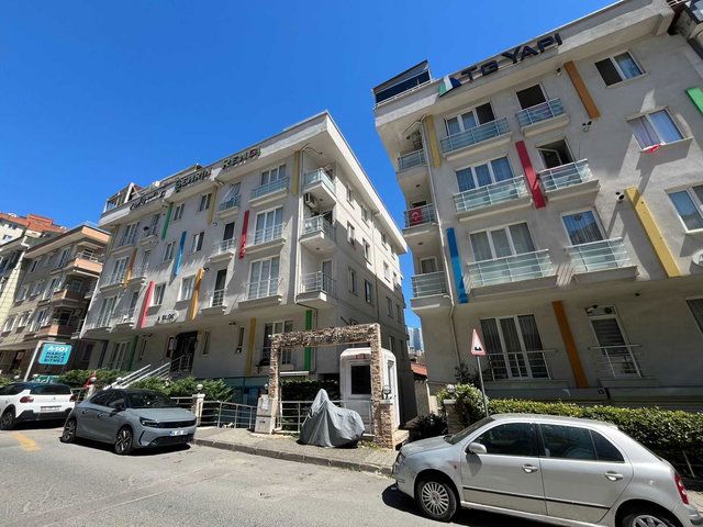 ATAŞEHIR AŞIK VEYSEL MH ŞEHRIN RENGI SITESINDE SATILIK 1+1 DAIRE