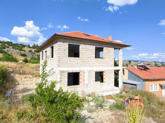 ISPARTA KEÇIRBORLU SENIR KÖYÜ EŞSIZ MANZARALI NATAMAM 5+1 VILLA