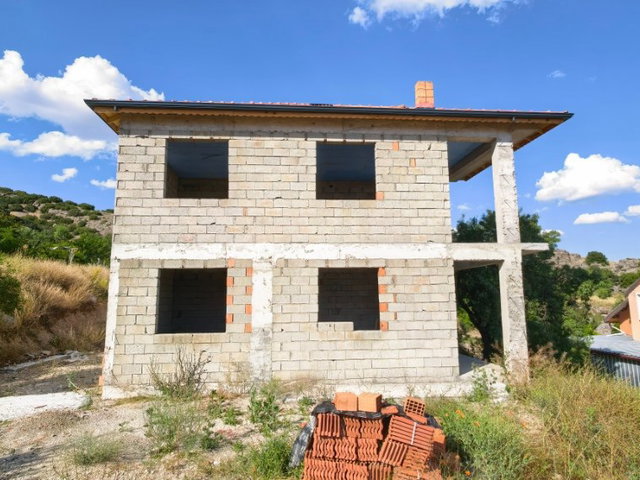 ISPARTA KEÇIRBORLU SENIR KÖYÜ EŞSIZ MANZARALI NATAMAM 5+1 VILLA