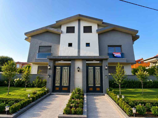 KUMBABA MAHALLESİ'NDE KİRALIK 4+1 VİLLA