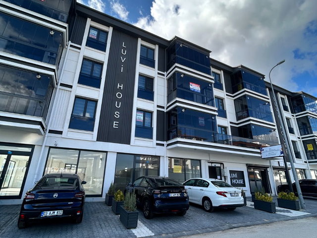 *CADDE ÜZERİ LÜKS EŞYALI SIFIR 1+1 KİRALIK DAİRE*