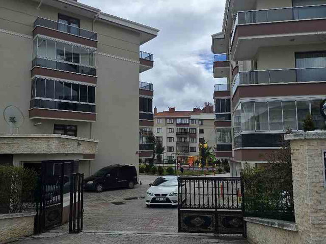 SELÇUKLU MAHALLESİ AKARKENT SİTESİ SATILIK 3+1 DAİRE