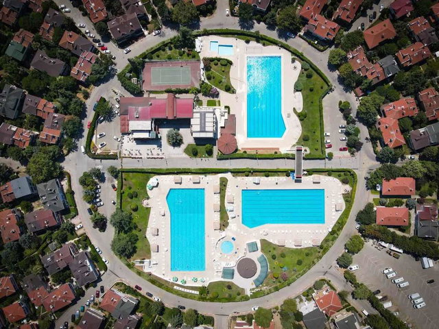 REMAX KAYADAN HUKUKÇULAR SITESINDE 7+1 TRIPLEX VILLA
