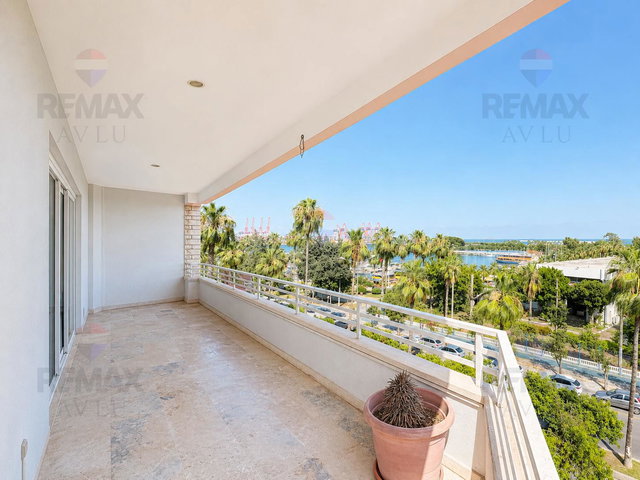 REMAX AVLU'DAN İSMET İNÖNÜ BULVARI ÜZERİNDE DENİZ MANZARALI 4+1 DAİRE