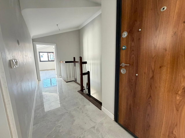 BAĞLARBAŞI MAH. MERKEZI KONUMDA LÜKS 3+1 185 M² DUBLEKS DAIRE